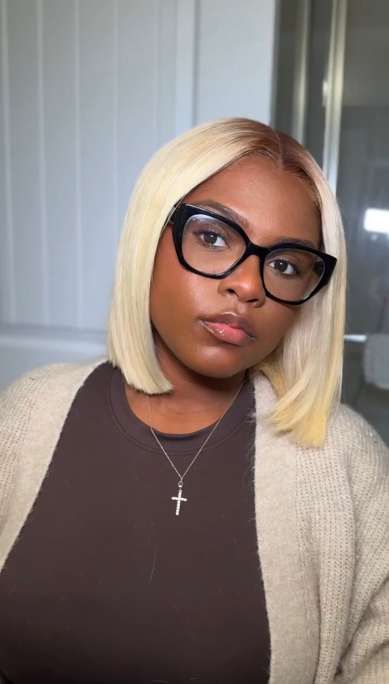 613 + DARK ROOTS BOB 6x5 CLOSURE WIG 12 INCHES